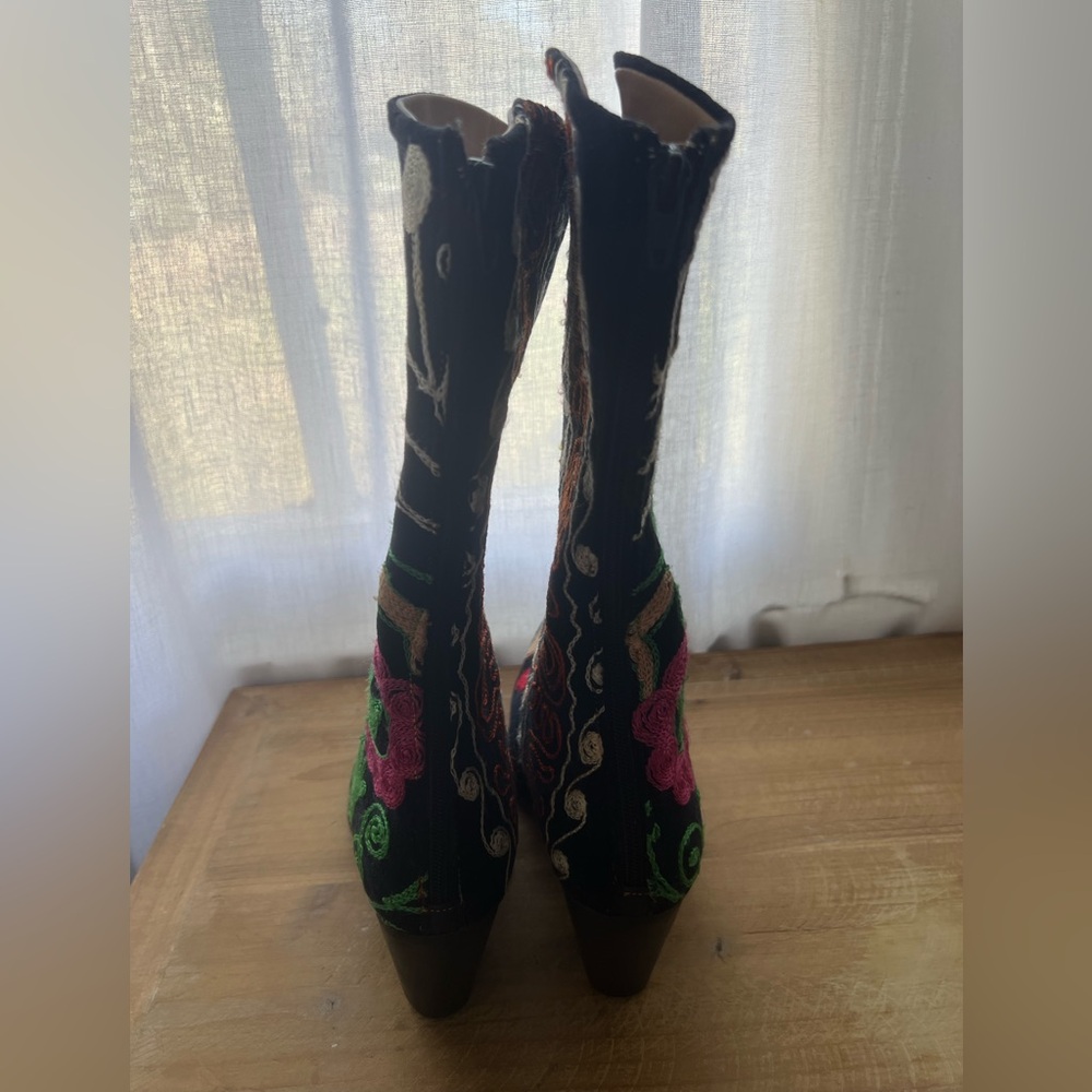 Suzani Embroidered Cowboy Boots In Black Floral Size 39 - Picture 6 of 10